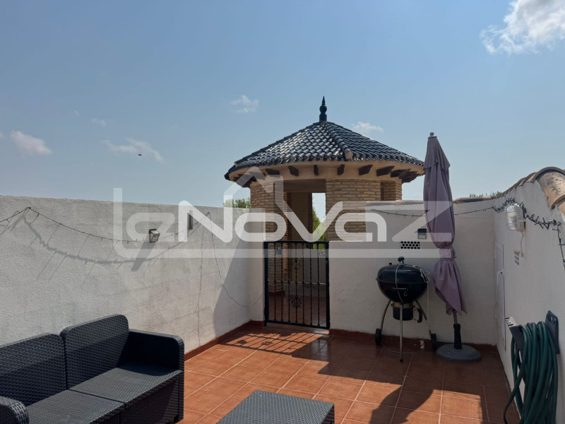 2-bedroom penthouse in Villamartín. #2025