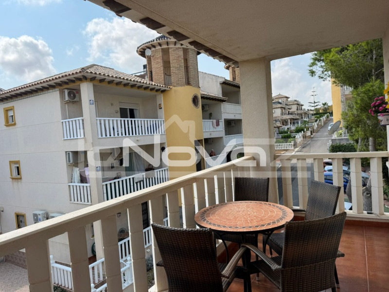 2-bedroom penthouse in Villamartín. #2025