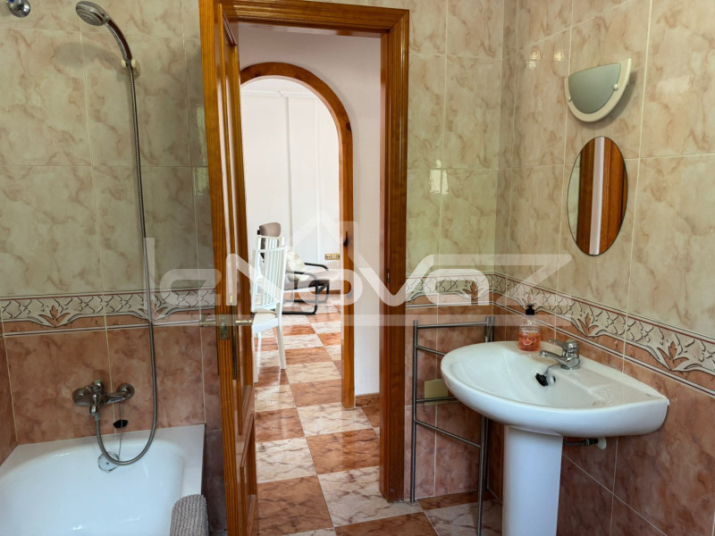 2-bedroom penthouse in Villamartín. #2025