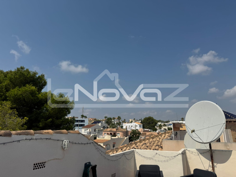 2-bedroom penthouse in Villamartín. #2025