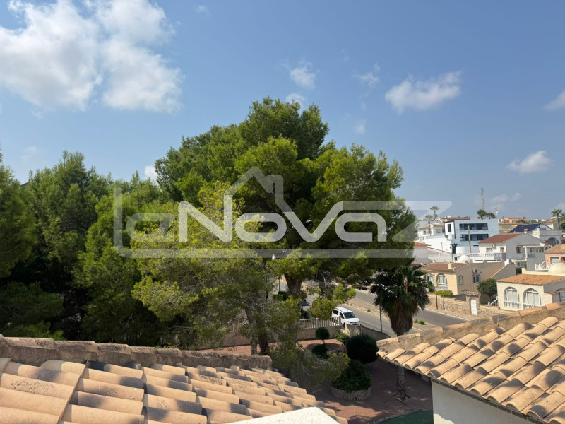 2-bedroom penthouse in Villamartín. #2025