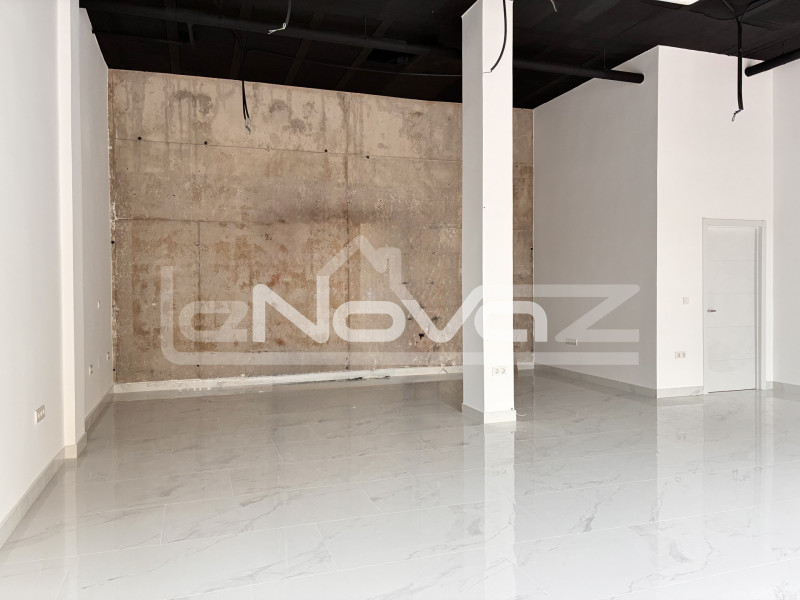 Commercial premises for business in the vibrant La Zenia area. #2030