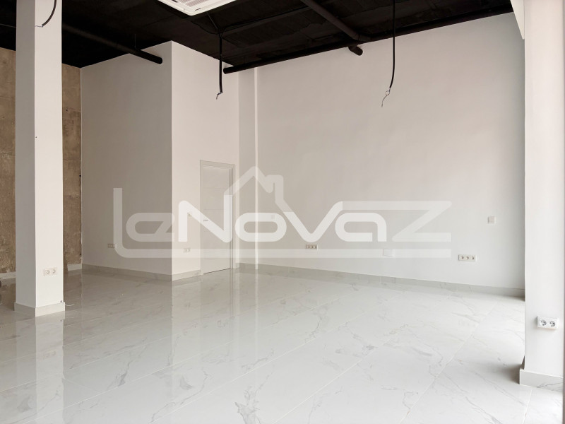 Commercial premises for business in the vibrant La Zenia area. #2030