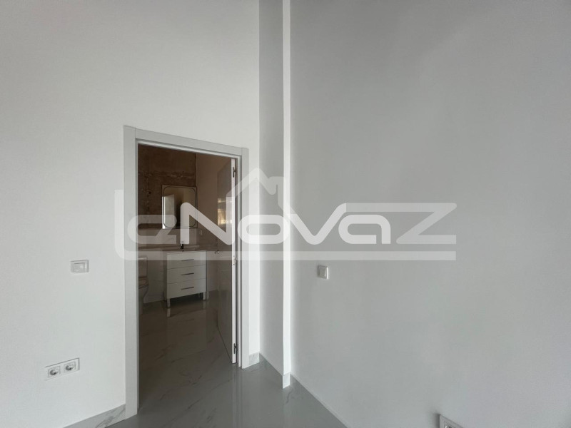 Commercial premises for business in the vibrant La Zenia area. #2030