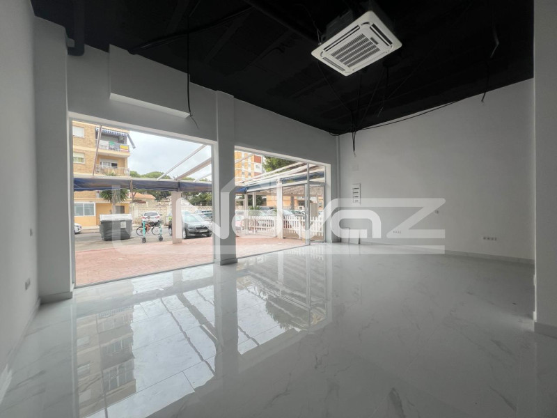 Commercial premises for business in the vibrant La Zenia area. #2030