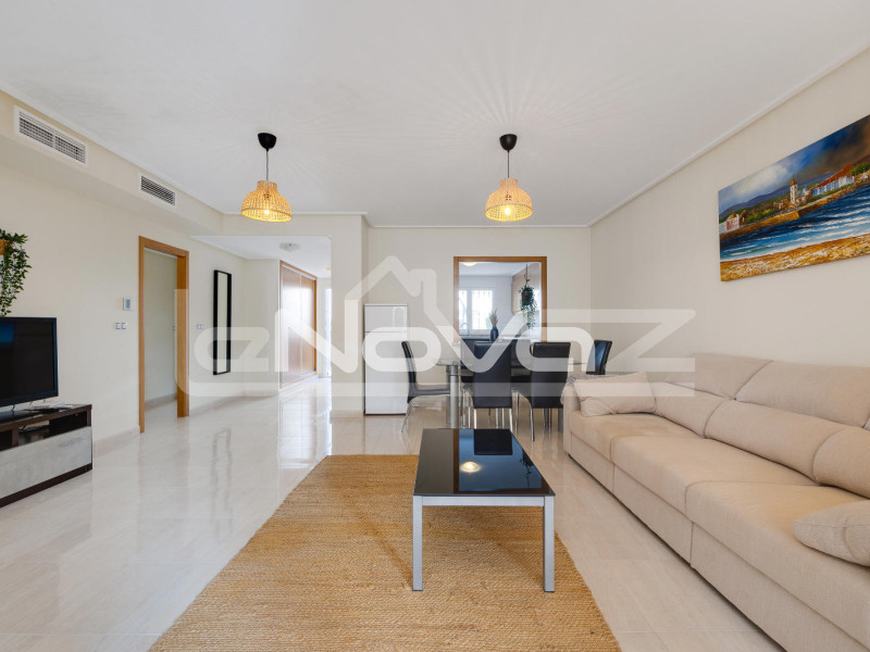 Felújított 3 hálószobás bungaló Los Dolsesben. #2034