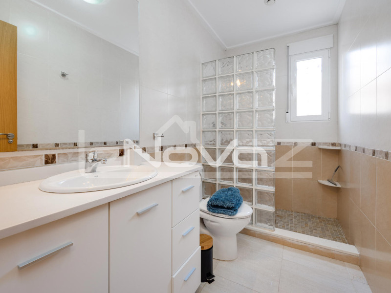 Felújított 3 hálószobás bungaló Los Dolsesben. #2034