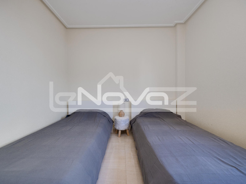 Felújított 3 hálószobás bungaló Los Dolsesben. #2034