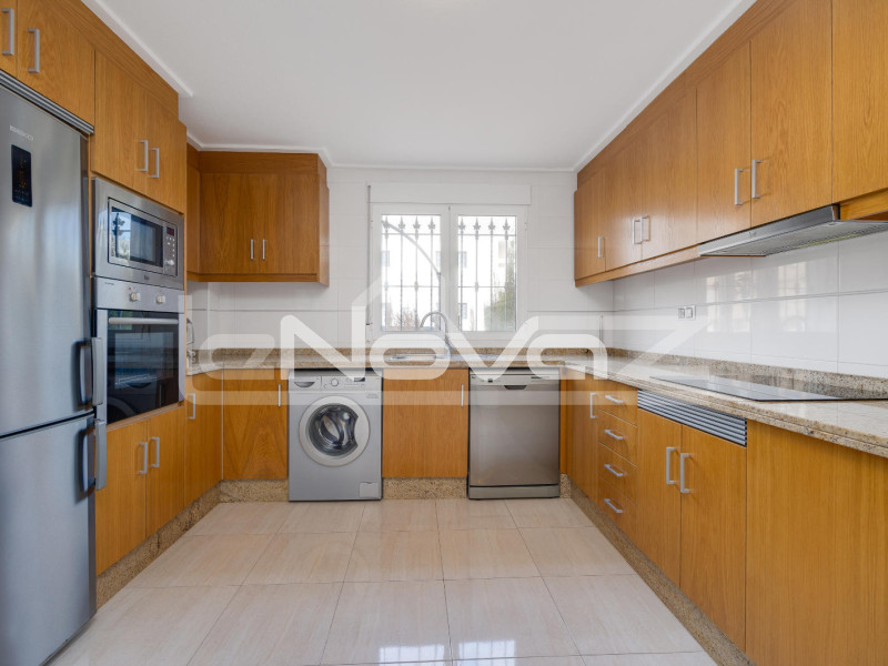 Felújított 3 hálószobás bungaló Los Dolsesben. #2034