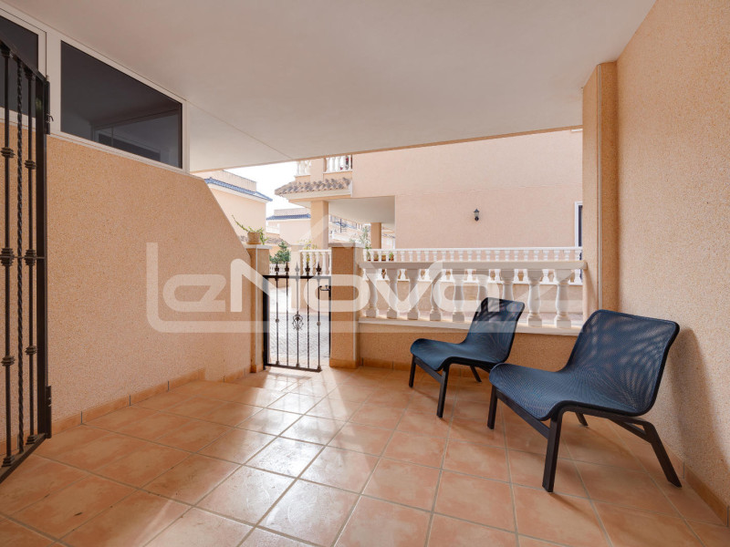 Felújított 3 hálószobás bungaló Los Dolsesben. #2034