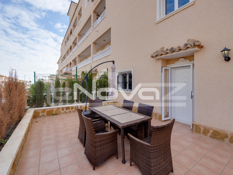 Felújított 3 hálószobás bungaló Los Dolsesben. #2034