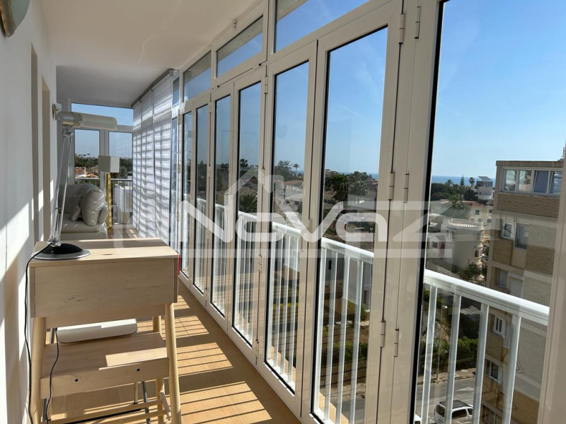 Incredible penthouse with 3 bedrooms, 3 bathrooms, huge solarium with breathtaking sea views 200m from the beach in La Zenia.. #2039