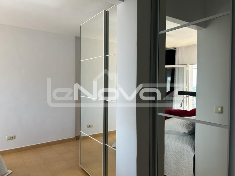 Incredible penthouse with 3 bedrooms, 3 bathrooms, huge solarium with breathtaking sea views 200m from the beach in La Zenia.. #2039