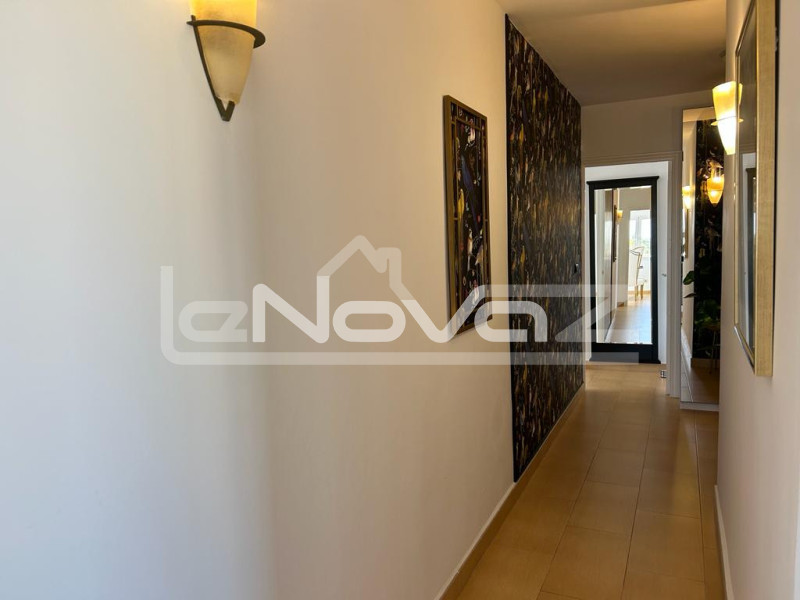 Incredible penthouse with 3 bedrooms, 3 bathrooms, huge solarium with breathtaking sea views 200m from the beach in La Zenia.. #2039
