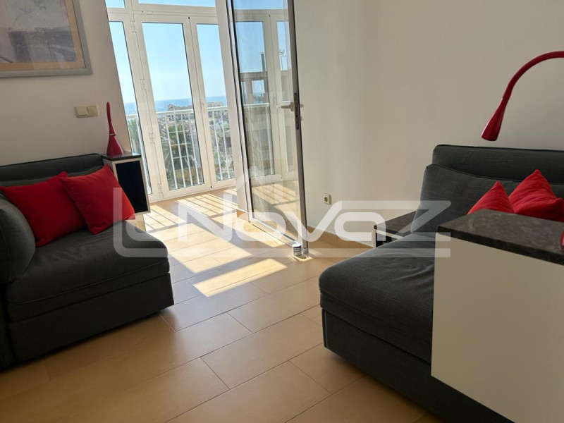 Incredible penthouse with 3 bedrooms, 3 bathrooms, huge solarium with breathtaking sea views 200m from the beach in La Zenia.. #2039