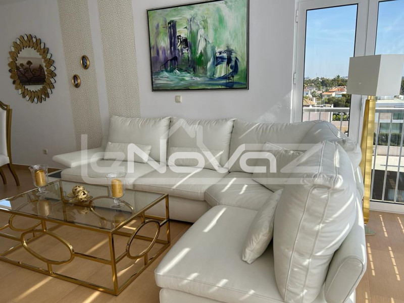 Incredible penthouse with 3 bedrooms, 3 bathrooms, huge solarium with breathtaking sea views 200m from the beach in La Zenia.. #2039