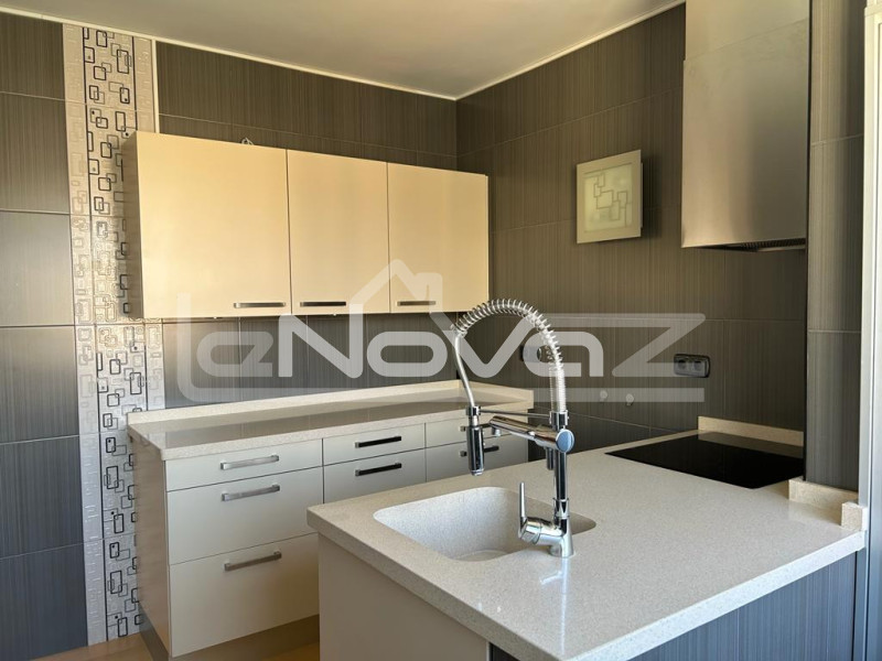 Incredible penthouse with 3 bedrooms, 3 bathrooms, huge solarium with breathtaking sea views 200m from the beach in La Zenia.. #2039