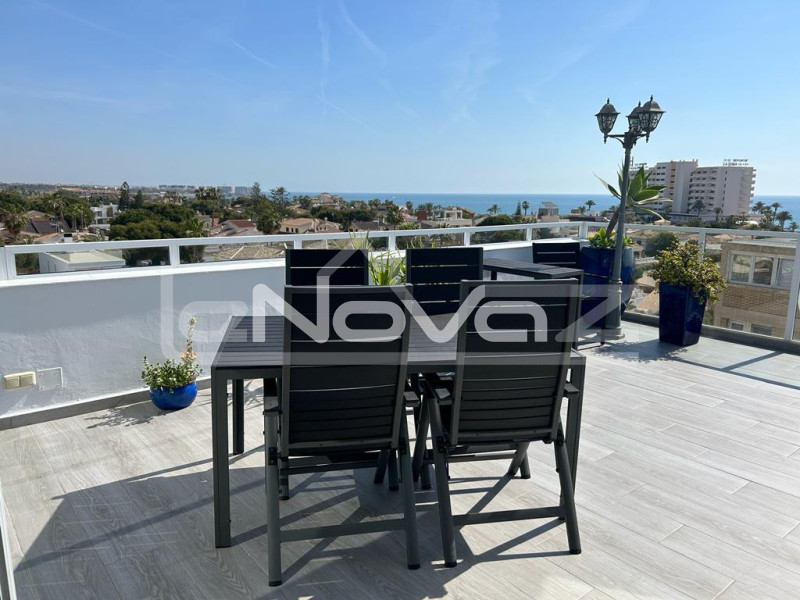Incredible penthouse with 3 bedrooms, 3 bathrooms, huge solarium with breathtaking sea views 200m from the beach in La Zenia.. #2039