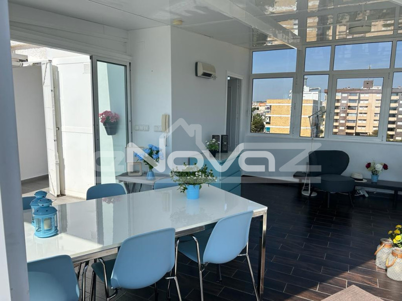 Incredible penthouse with 3 bedrooms, 3 bathrooms, huge solarium with breathtaking sea views 200m from the beach in La Zenia.. #2039