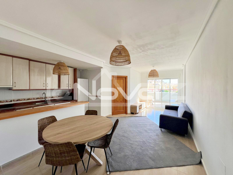 2 bedroom apartment with private courtyard and solarium. Villamartin. #2041