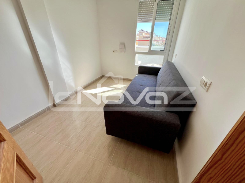 2 bedroom apartment with private courtyard and solarium. Villamartin. #2041