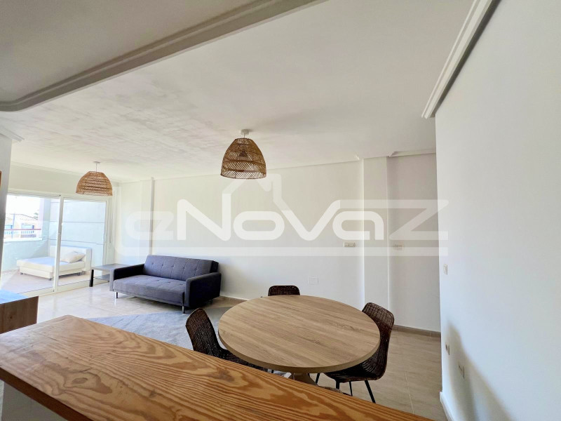 2 bedroom apartment with private courtyard and solarium. Villamartin. #2041