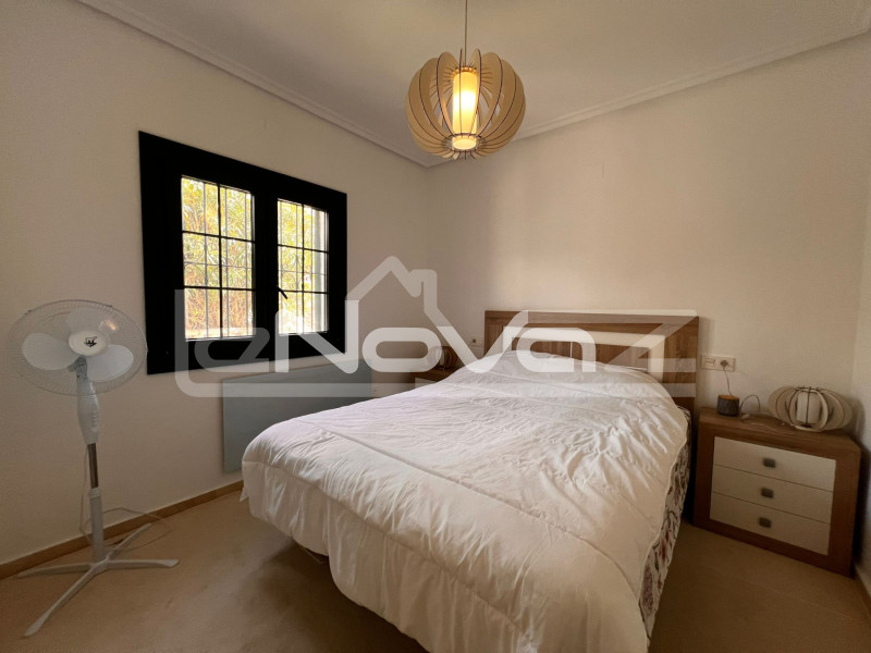 Відремонтована окрема вілла в Лос-Дольсес з приватним басейном та видом на море. #2043