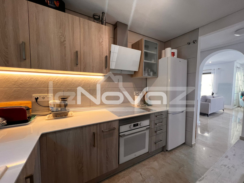 Відремонтована окрема вілла в Лос-Дольсес з приватним басейном та видом на море. #2043