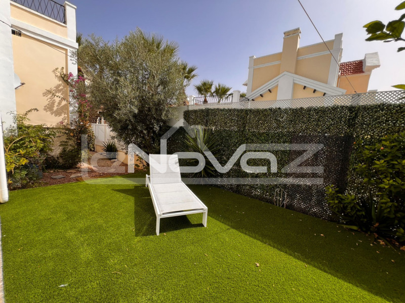 Відремонтована окрема вілла в Лос-Дольсес з приватним басейном та видом на море. #2043