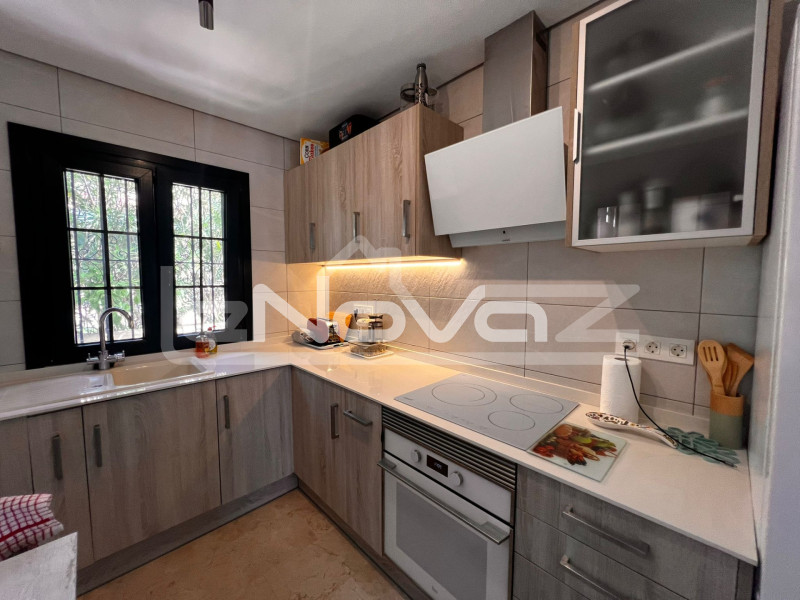 Відремонтована окрема вілла в Лос-Дольсес з приватним басейном та видом на море. #2043