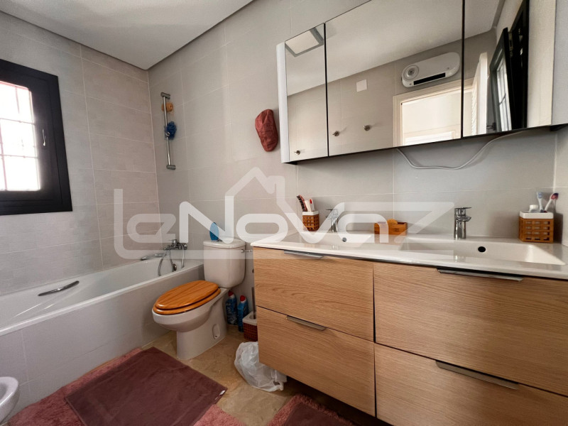 Відремонтована окрема вілла в Лос-Дольсес з приватним басейном та видом на море. #2043