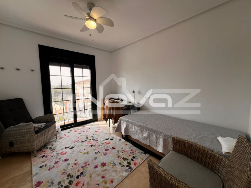 Відремонтована окрема вілла в Лос-Дольсес з приватним басейном та видом на море. #2043