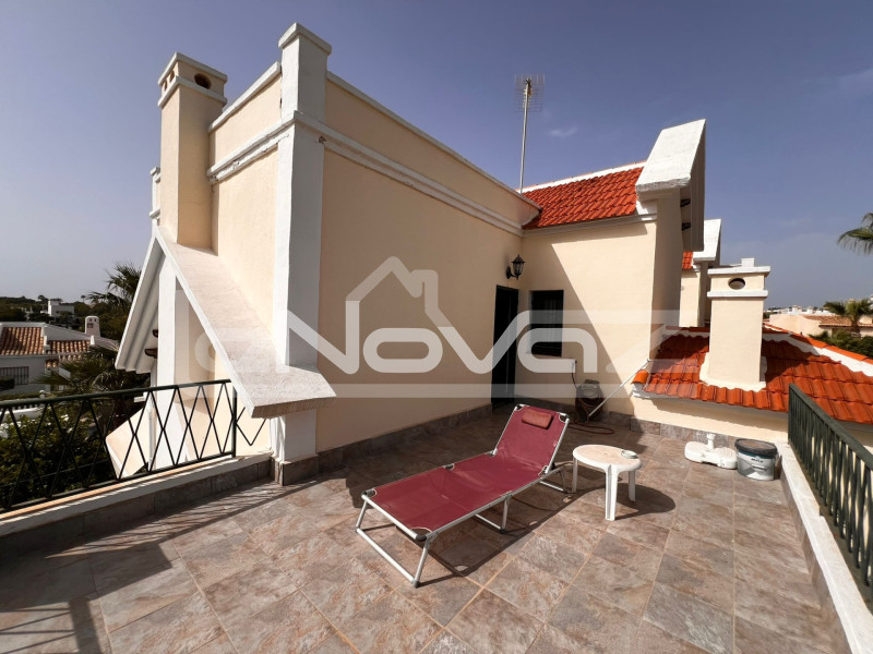 Відремонтована окрема вілла в Лос-Дольсес з приватним басейном та видом на море. #2043