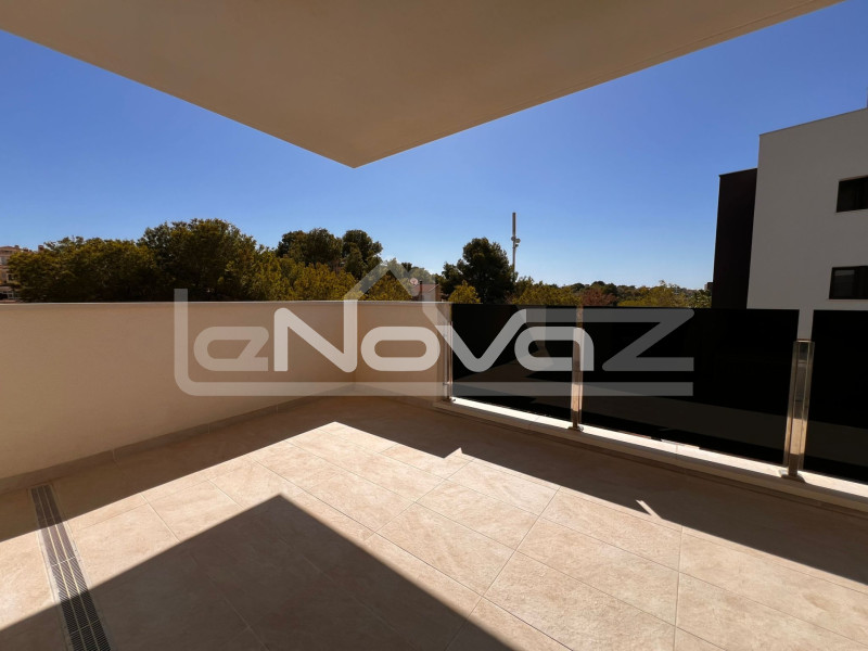 Новозбудована квартира у Вільямартіні зі спа-центром та розкішними місцями загального користування. #2045