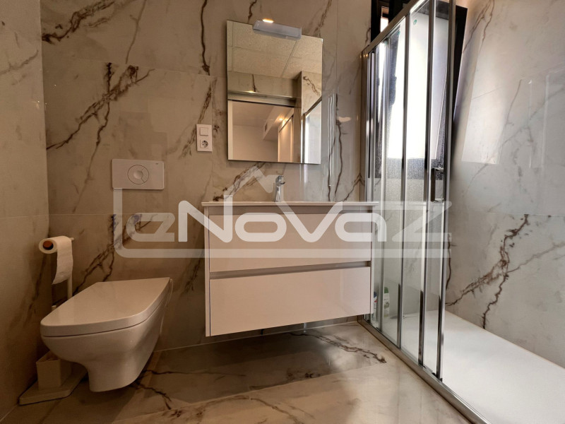 Новозбудована квартира у Вільямартіні зі спа-центром та розкішними місцями загального користування. #2045