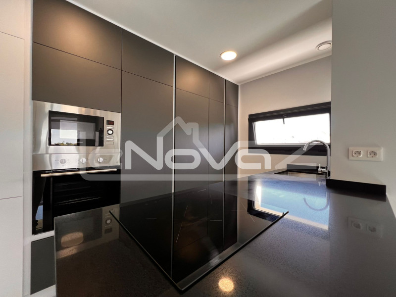 Новозбудована квартира у Вільямартіні зі спа-центром та розкішними місцями загального користування. #2045