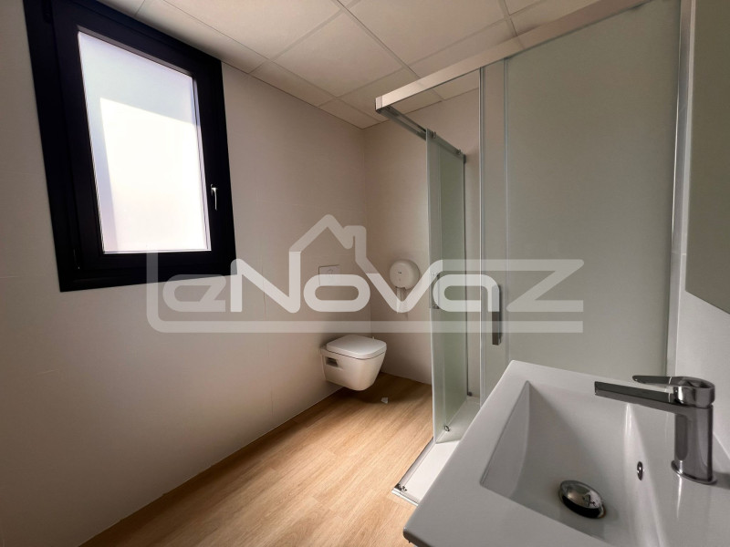 Новозбудована квартира у Вільямартіні зі спа-центром та розкішними місцями загального користування. #2045