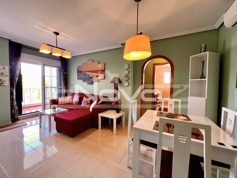 Дуже затишна квартира на другому поверсі з двома спальнями. #2049