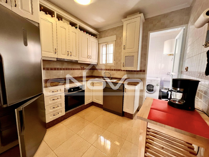 Дуже затишна квартира на другому поверсі з двома спальнями. #2049