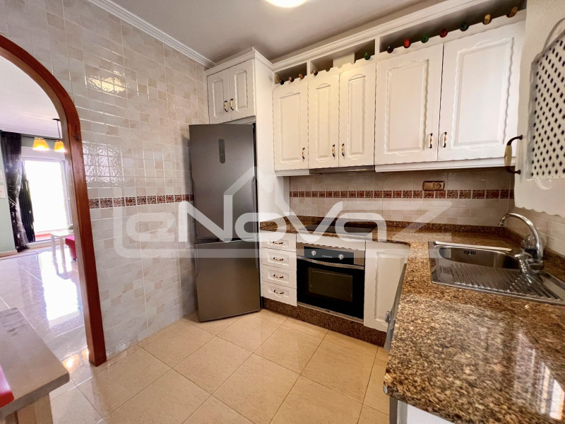 Дуже затишна квартира на другому поверсі з двома спальнями. #2049