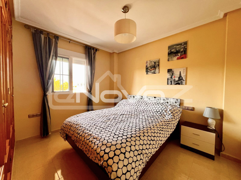 Дуже затишна квартира на другому поверсі з двома спальнями. #2049