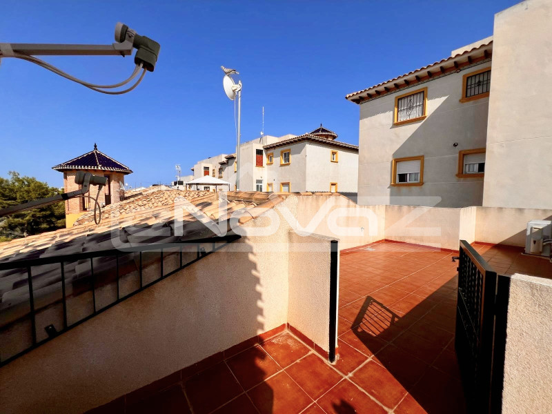 Дуже затишна квартира на другому поверсі з двома спальнями. #2049