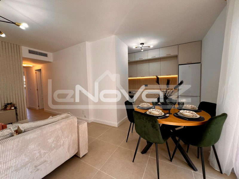 Відремонтована квартира на першому поверсі за 10 хвилин від пляжу Ла-Зенія. #2050