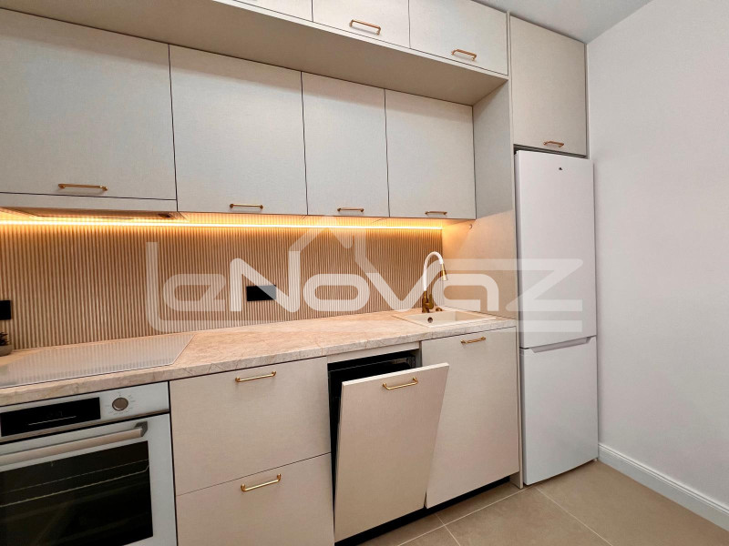 Відремонтована квартира на першому поверсі за 10 хвилин від пляжу Ла-Зенія. #2050