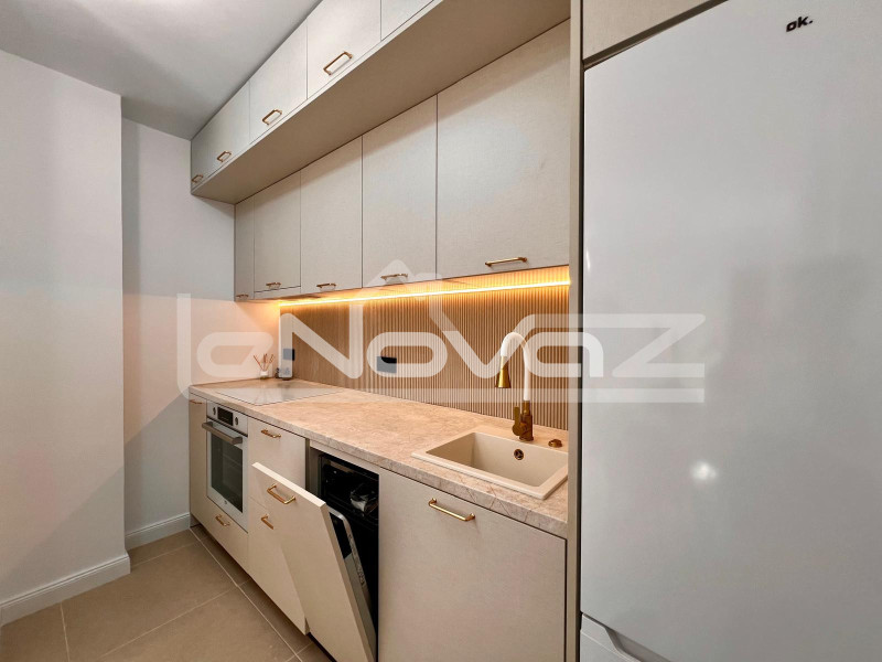 Відремонтована квартира на першому поверсі за 10 хвилин від пляжу Ла-Зенія. #2050