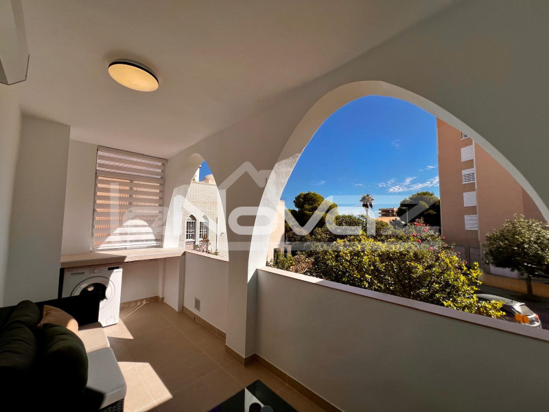 Відремонтована квартира на першому поверсі за 10 хвилин від пляжу Ла-Зенія. #2050