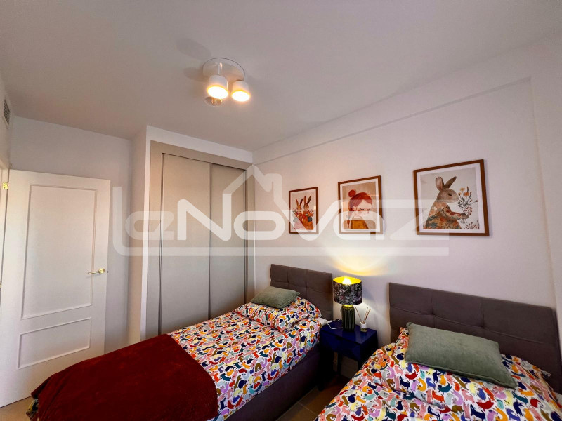 Відремонтована квартира на першому поверсі за 10 хвилин від пляжу Ла-Зенія. #2050