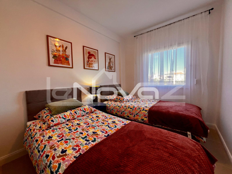 Відремонтована квартира на першому поверсі за 10 хвилин від пляжу Ла-Зенія. #2050