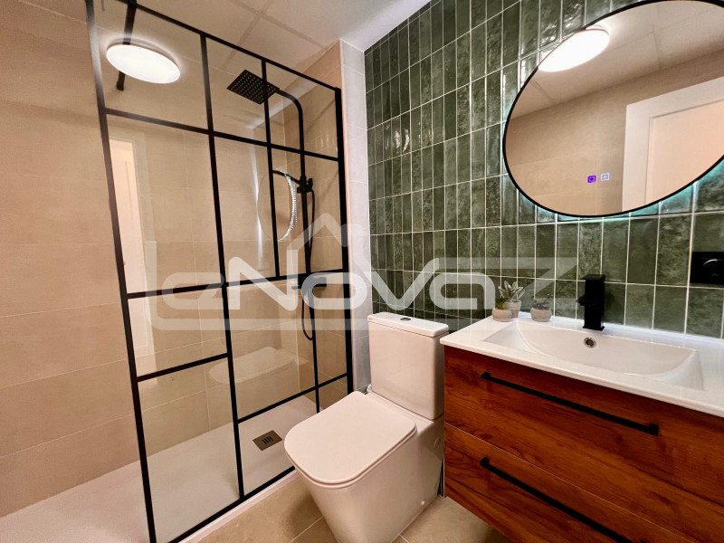 Відремонтована квартира на першому поверсі за 10 хвилин від пляжу Ла-Зенія. #2050