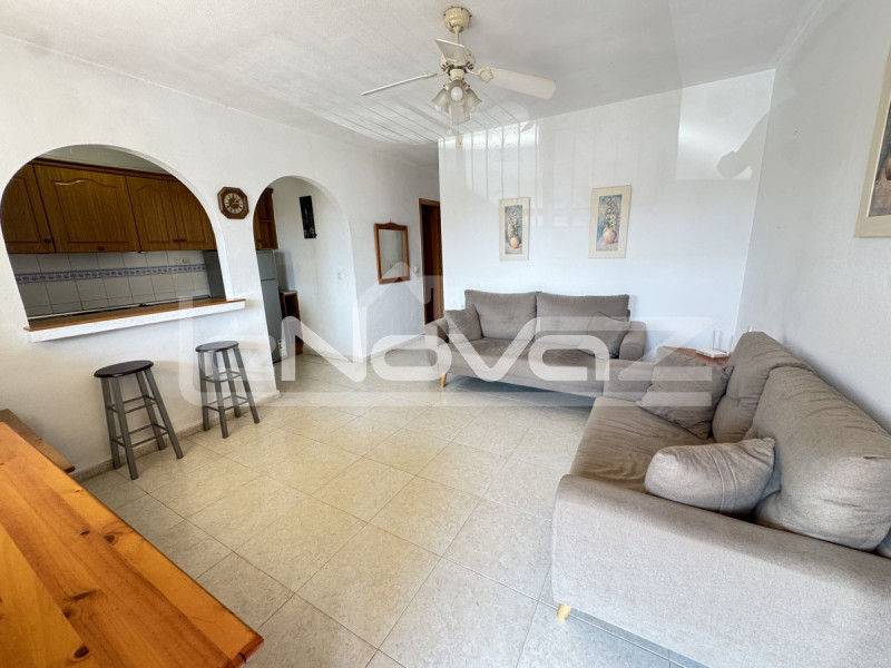 Ground-floor bungalow with garden and communal pool in Villamartín. #2052